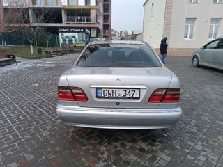 Mercedes E-Class foto 8