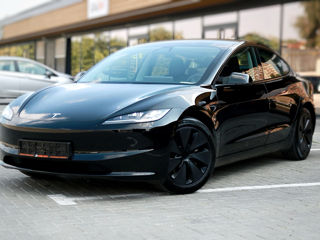 Tesla Model 3 foto 3