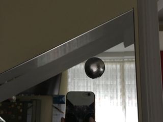 Oglindă modernă, de prins pe perete, cu marginea făcută, are accesorii speciale de prins, aceasta di foto 3