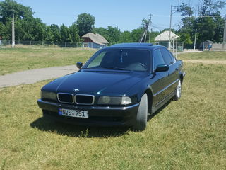 BMW 7 Series foto 2