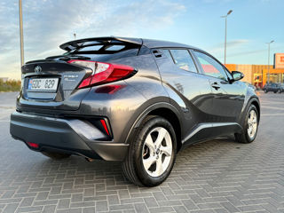 Toyota C-HR foto 3