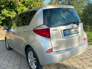 Toyota Verso-S foto 5