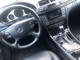 Mercedes E Class foto 10