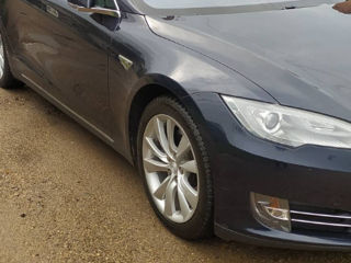 Tesla Model S foto 3