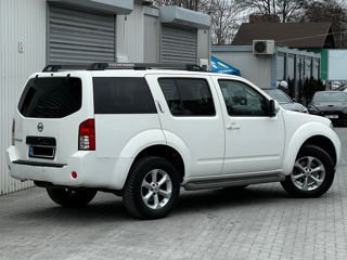 Nissan Pathfinder foto 3