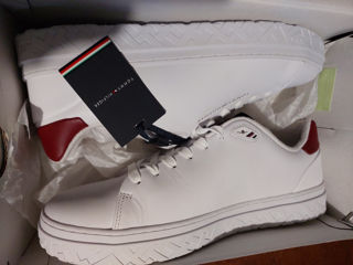 Tommy Hilfiger foto 8