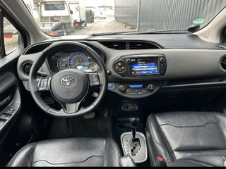 Toyota Yaris foto 9