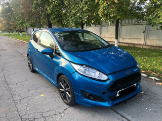 Ford Fiesta foto 1