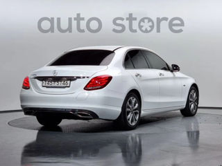 Mercedes C-Class foto 2