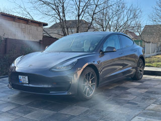 Tesla Model 3 foto 2