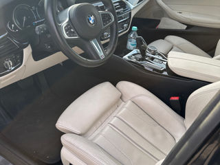 BMW 5 Series foto 3