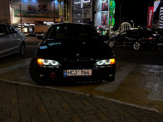 BMW 5 Series foto 5