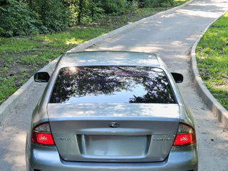 Subaru Legacy foto 6