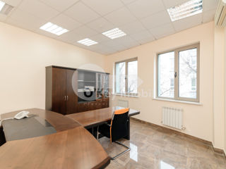 Oficiu cu o suprafață de 200 mp, Centru, 3000 € ! foto 4