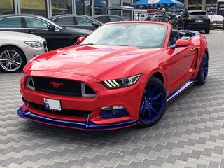 Ford Mustang foto 1