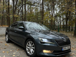 Skoda Superb foto 2