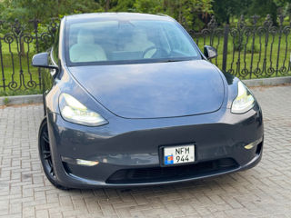 Tesla Model Y foto 2