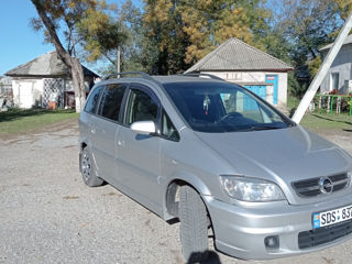 Opel Zafira foto 2