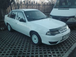 Daewoo Nexia foto 2