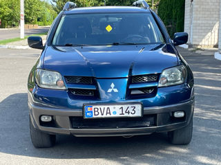 Mitsubishi Outlander foto 2