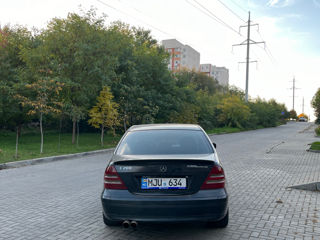 Mercedes C-Class foto 4