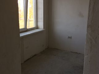Vând apartament cu 2 odăi +reparație. foto 5