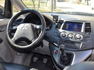 Mitsubishi Grandis foto 7