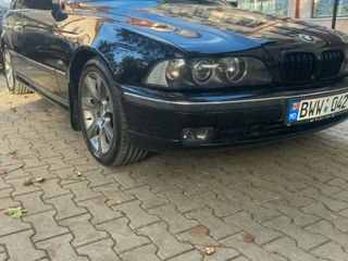 BMW 5 Series foto 5