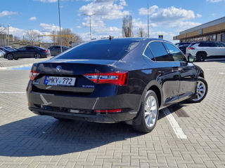 Skoda Superb foto 4