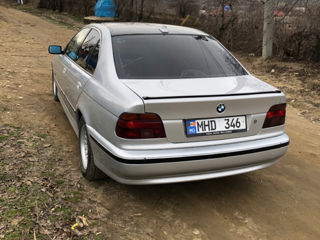 BMW 5 Series foto 2