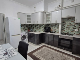 Apartament cu 2 camere, 64 m², Centru, Chișinău foto 2