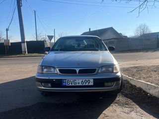 Toyota Carina foto 2