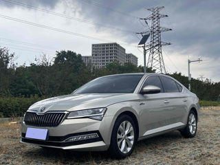 Skoda Superb foto 1