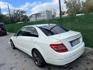 Mercedes C-Class foto 2