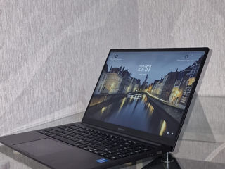 Samsung Galaxy Book 3 foto 2