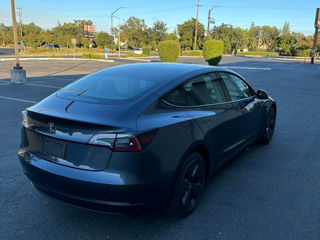 Tesla Model 3 foto 2