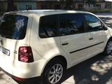 Volkswagen Touran foto 4