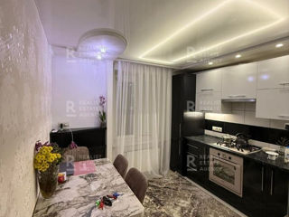 Apartament cu 2 camere, 49 m², Podul Chișinăului, Bălți foto 2