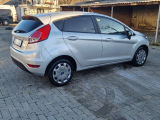 Ford Fiesta foto 3