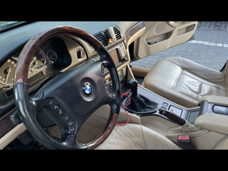 BMW 5 Series foto 6