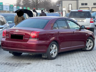 Toyota Avensis foto 4