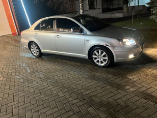 Toyota Avensis foto 4