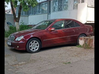 Mercedes C-Class foto 6