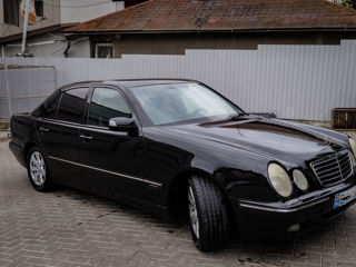 Mercedes E-Class foto 2