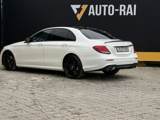 Mercedes E-Class foto 8