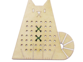Качественная деревянная игра свяжи свитер "Котик"