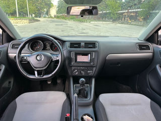 Volkswagen Jetta foto 8