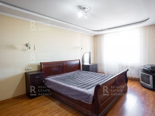 Apartament cu 3 camere, 103 m², Centru, Chișinău foto 4