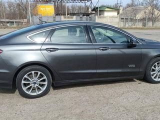 Ford Fusion foto 10