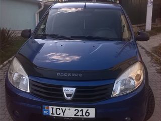 Dacia Sandero foto 1